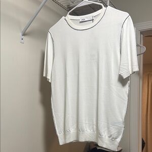 Zara White Knitted top/tee with stitching